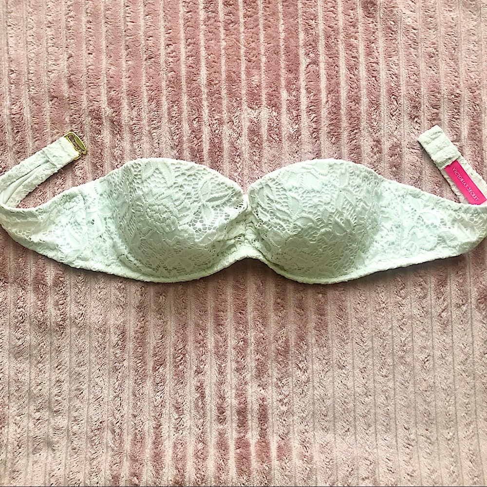 34B Victoria’s Secret White Lace Bikini Top 🤍